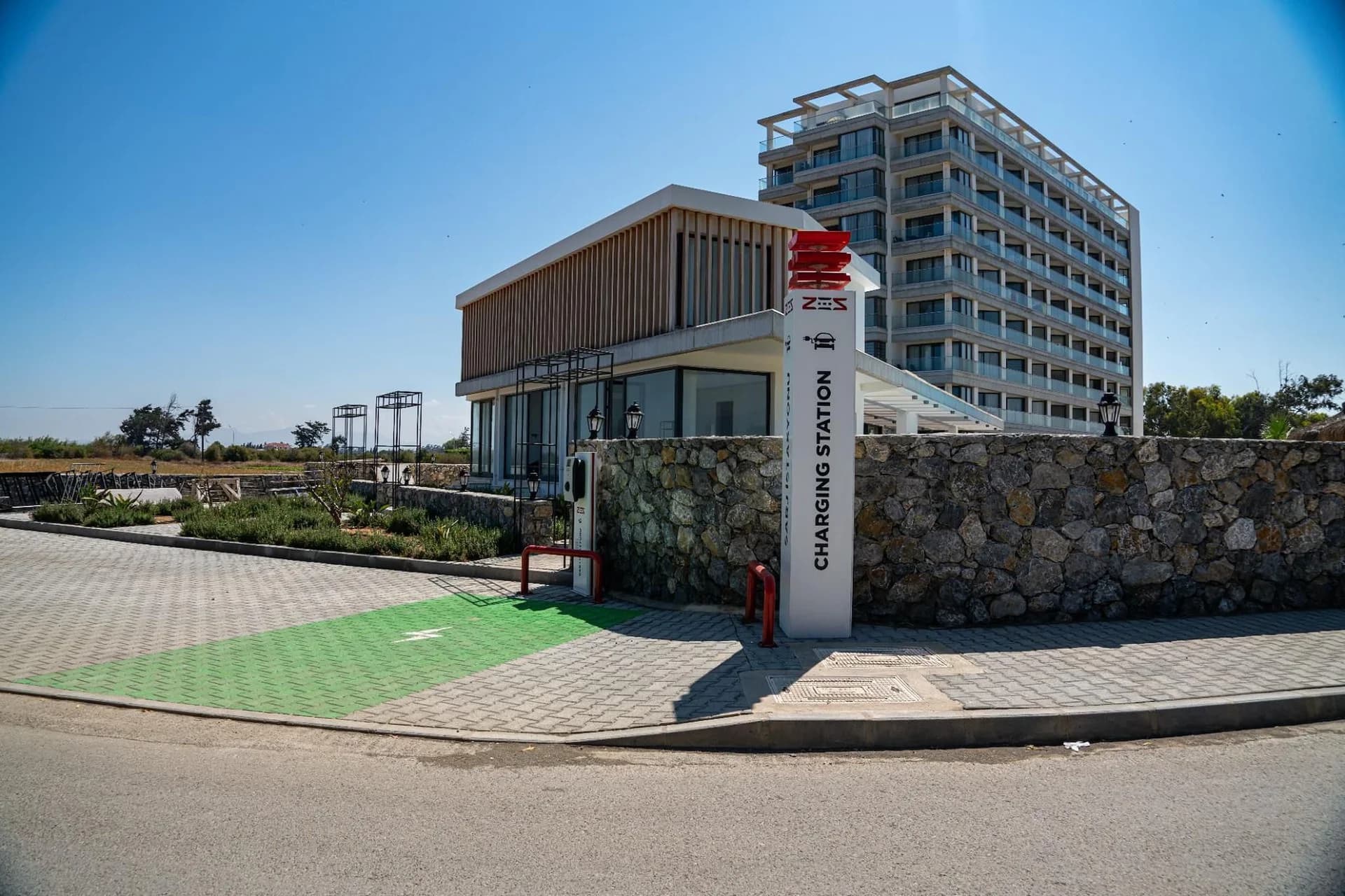 evergreen-215-exterior-13