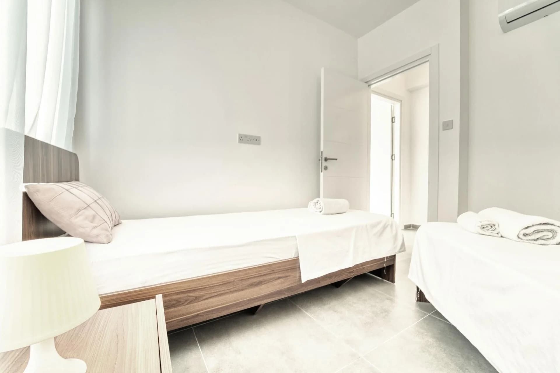 evergreen-215-interior-38