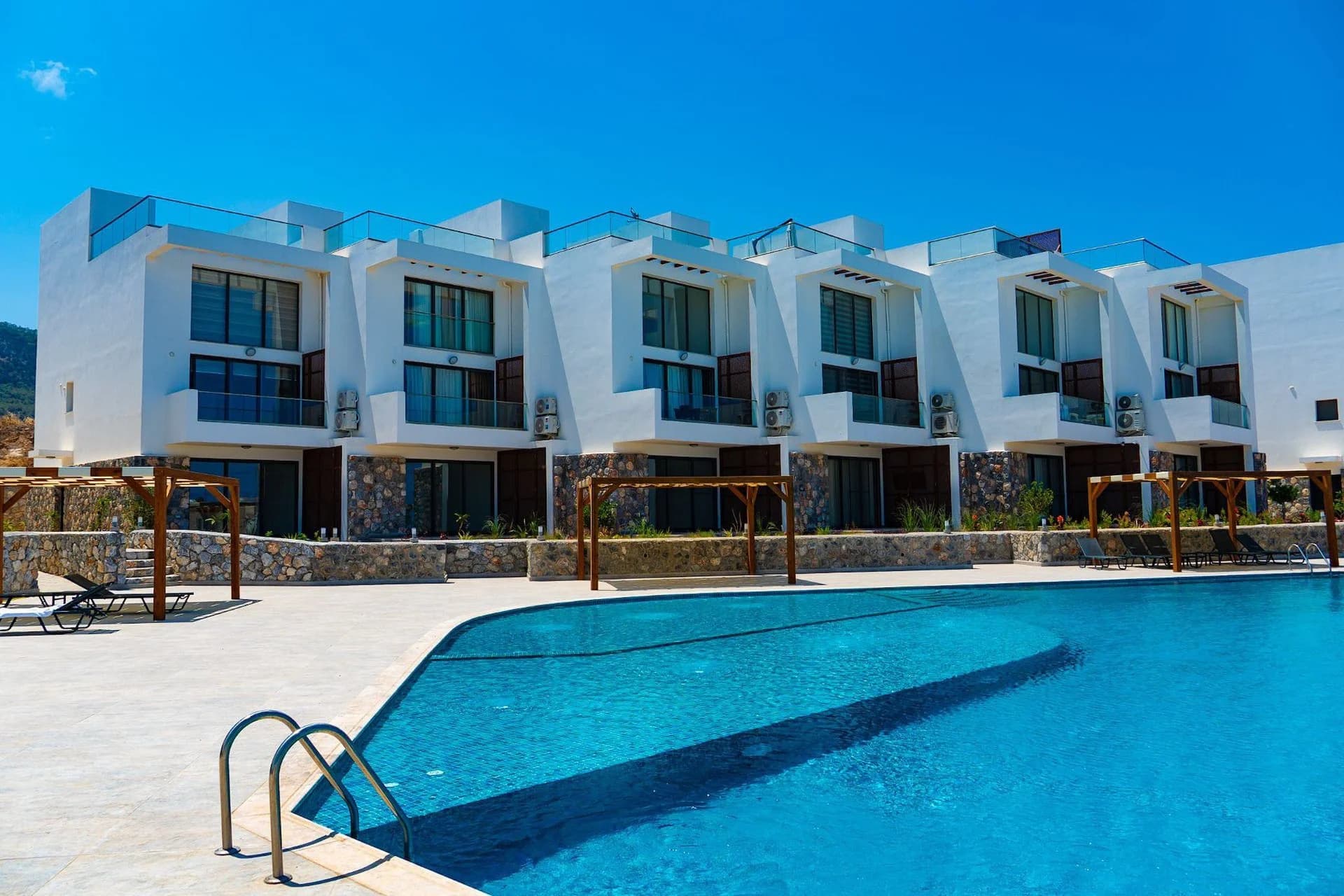 evergreen-221-exterior-9