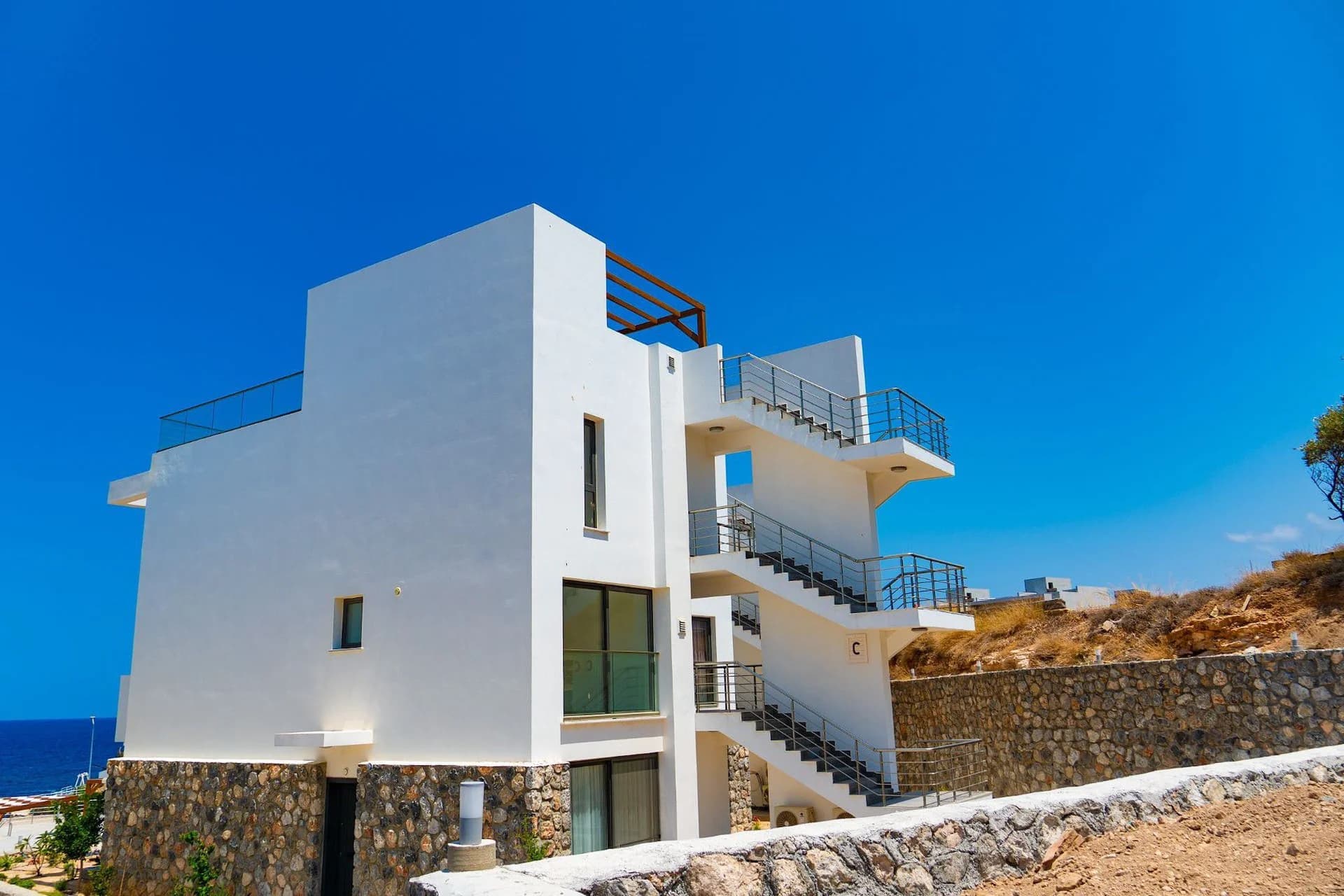 evergreen-221-exterior-11
