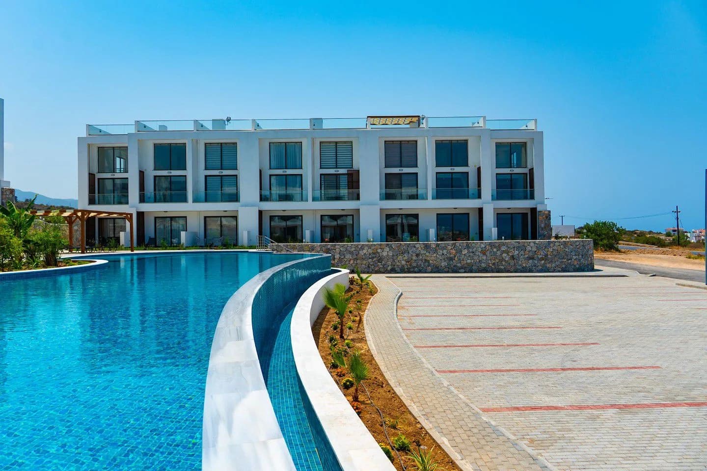 evergreen-3-exterior-16